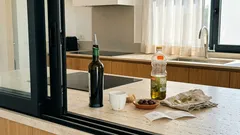 L’olio tunisino a basso prezzo sta riscrivendo l’extravergine in Italia: cosa cambia tra frantoi ed etichette